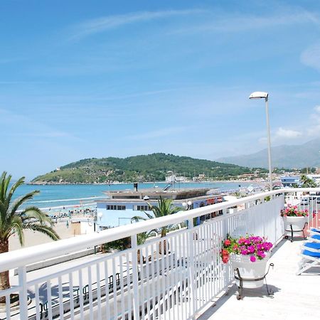 Hotel Villa Eleonora Scauri  Exteriör bild
