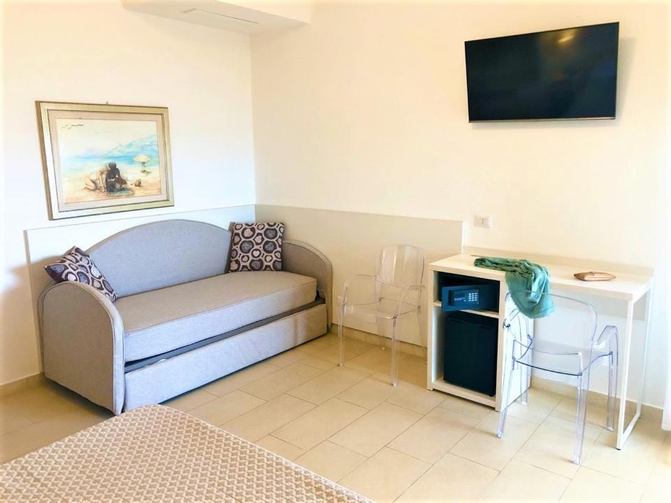 Hotel Villa Eleonora Scauri  Exteriör bild