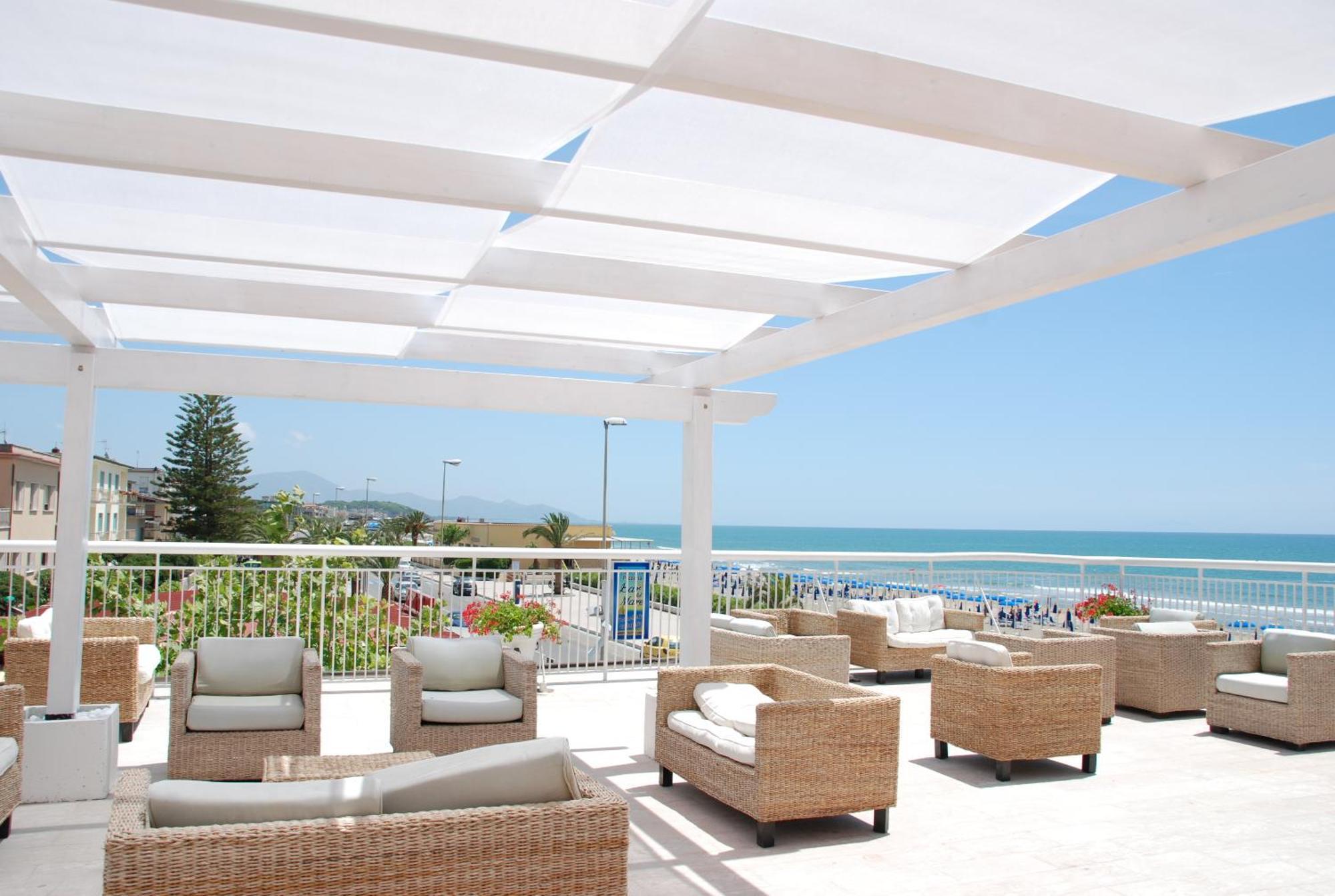 Hotel Villa Eleonora Scauri  Exteriör bild