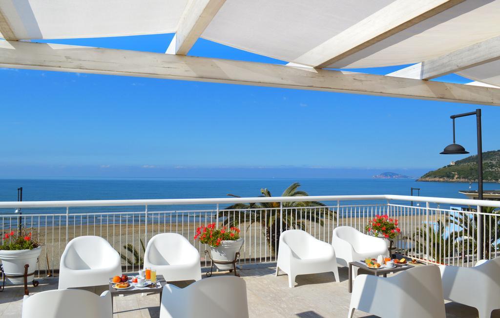 Hotel Villa Eleonora Scauri  Exteriör bild